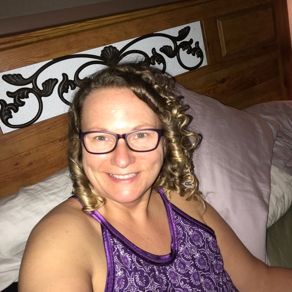 Meet your Posher, Christa - Picture 3 of 4